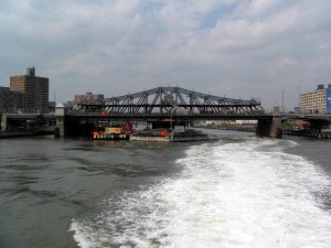 Waterways Boat Cruise NYC (around Manhattan island) 95.JPG